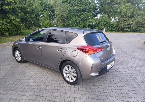 Toyota Auris cena 37900 przebieg: 72000, rok produkcji 2013 z Sulechów małe 379